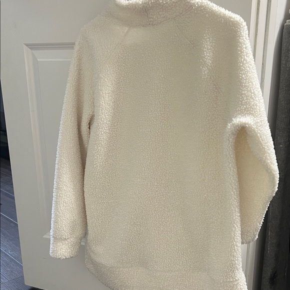 Elegant Cream Turtleneck Sweater - Picture 2 of 5